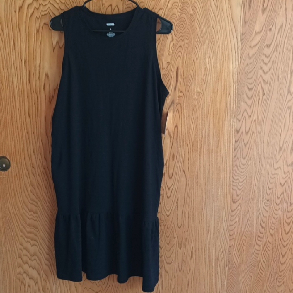 Sonoma women's Summer sleeveless black dress.